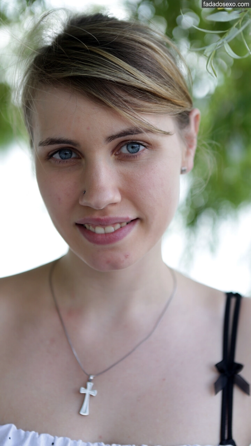 loira-peituda-e-bunduda-nua-em-fotos-sensuais-15