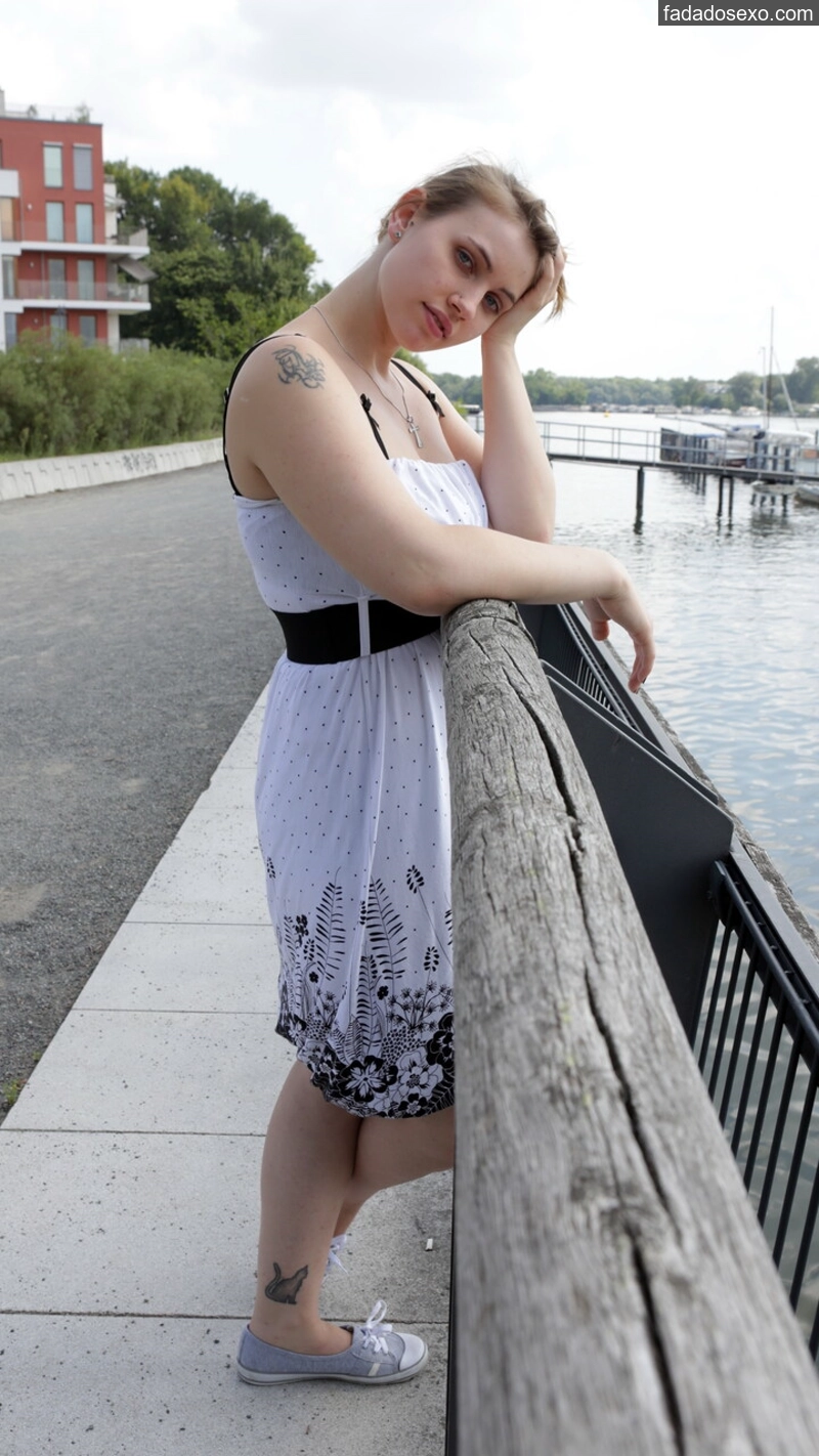 loira-peituda-e-bunduda-nua-em-fotos-sensuais-18