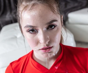 Imagem da galeria sobre Hazel Moore Teve O Cuzinho Arrombado E Gozada Na Cara