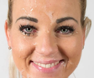 Imagem da galeria sobre Gozada Farta No Rostinho Da Loira De Olhos Claros Lucy P