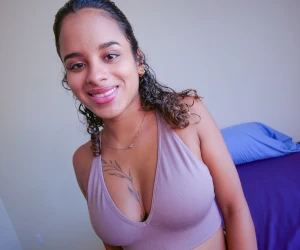 Imagem da galeria sobre 15 Fotos Da Novinha Tatuada Levando Cacete E Gozada Nos Peitos Durinhos