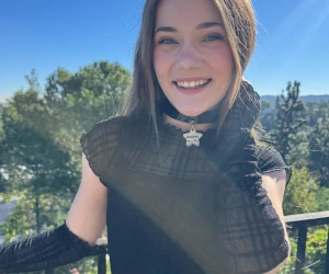 Imagem da galeria sobre Vazou: Baixinha Perfeita Mostra Seios Pequenos, Buceta Carnuda E Cuzinho Pra Namorado