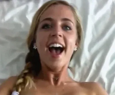 Capa mais recente de Atriz Porno: Fotos e Gifs Grátis